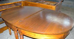 RESTAURO Tavolo Ovale antico in legno.